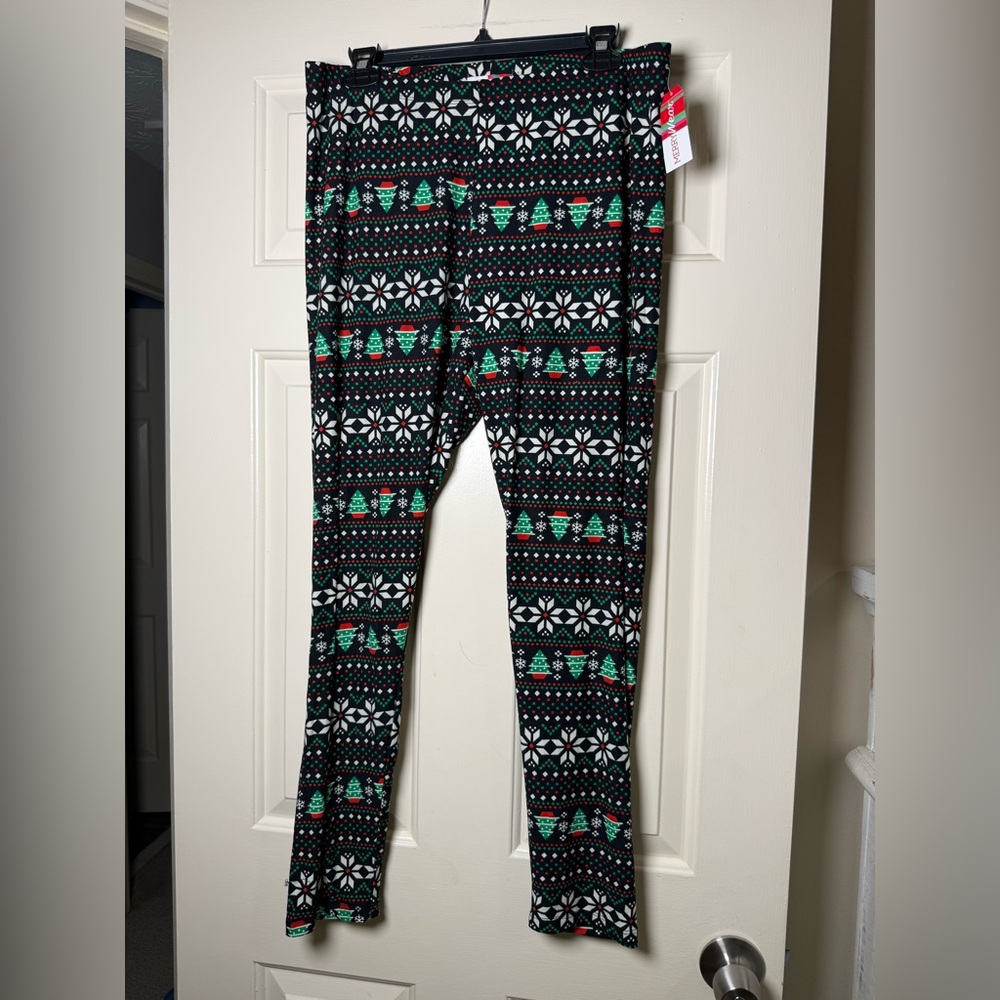 Belk Merry Wear‎ Christmas Leggings